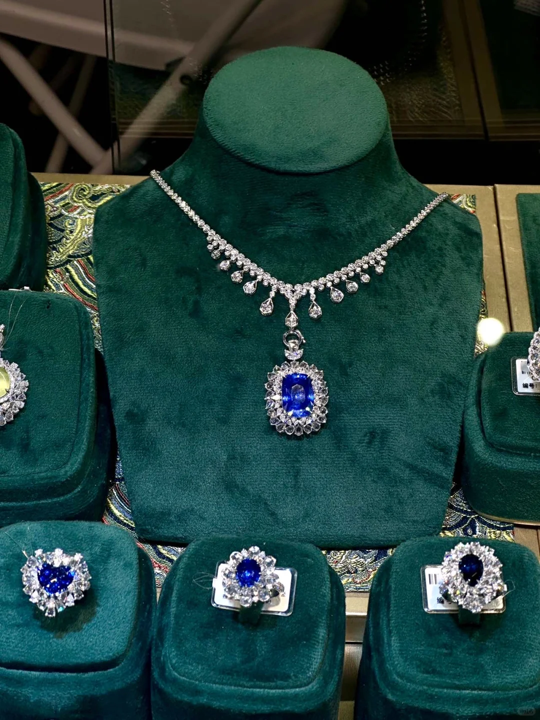 逛珠宝展后，我的消费观碎了……‼️