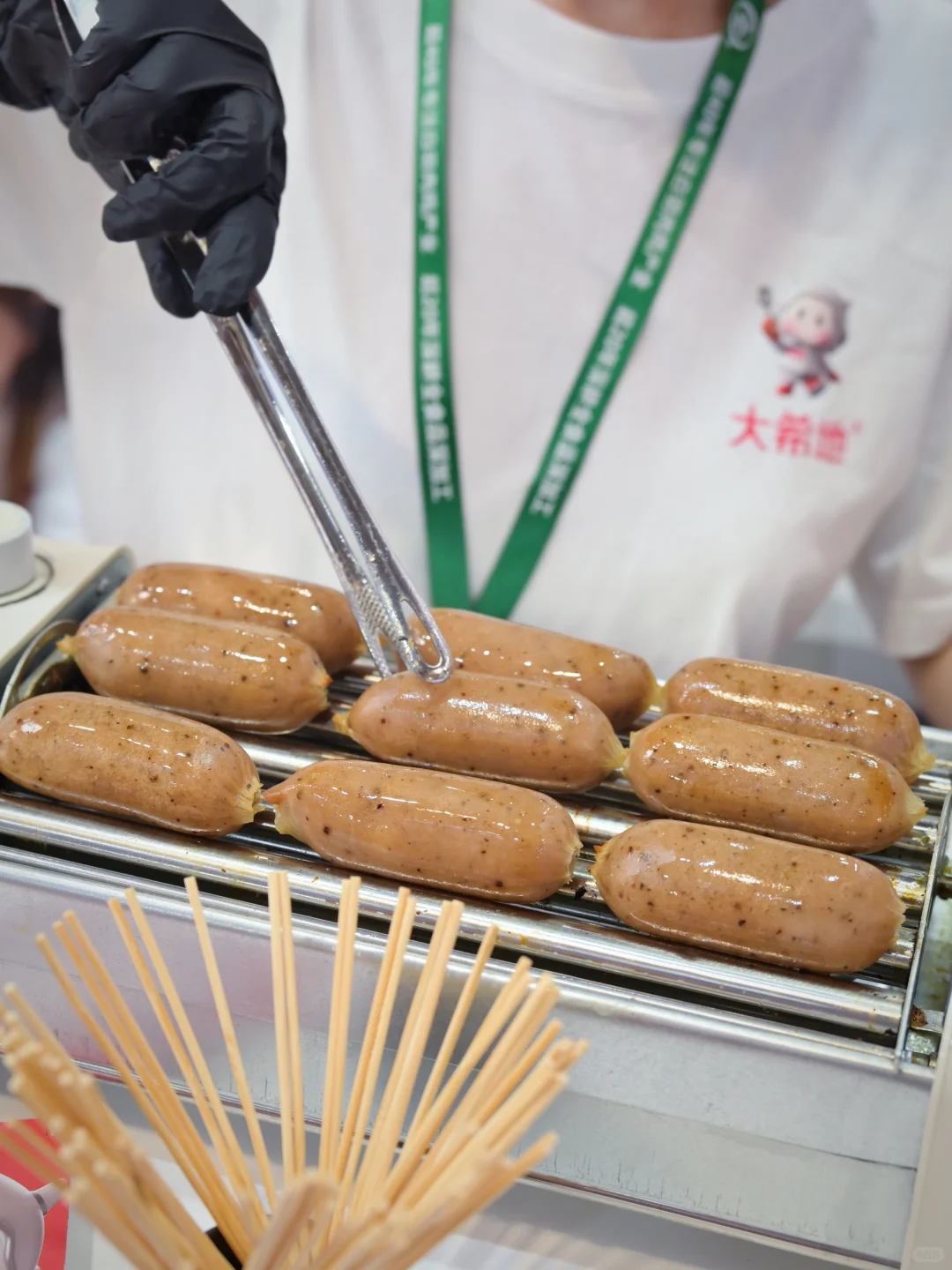 人类驯服肉食党的珍贵影像?｜厦门限定