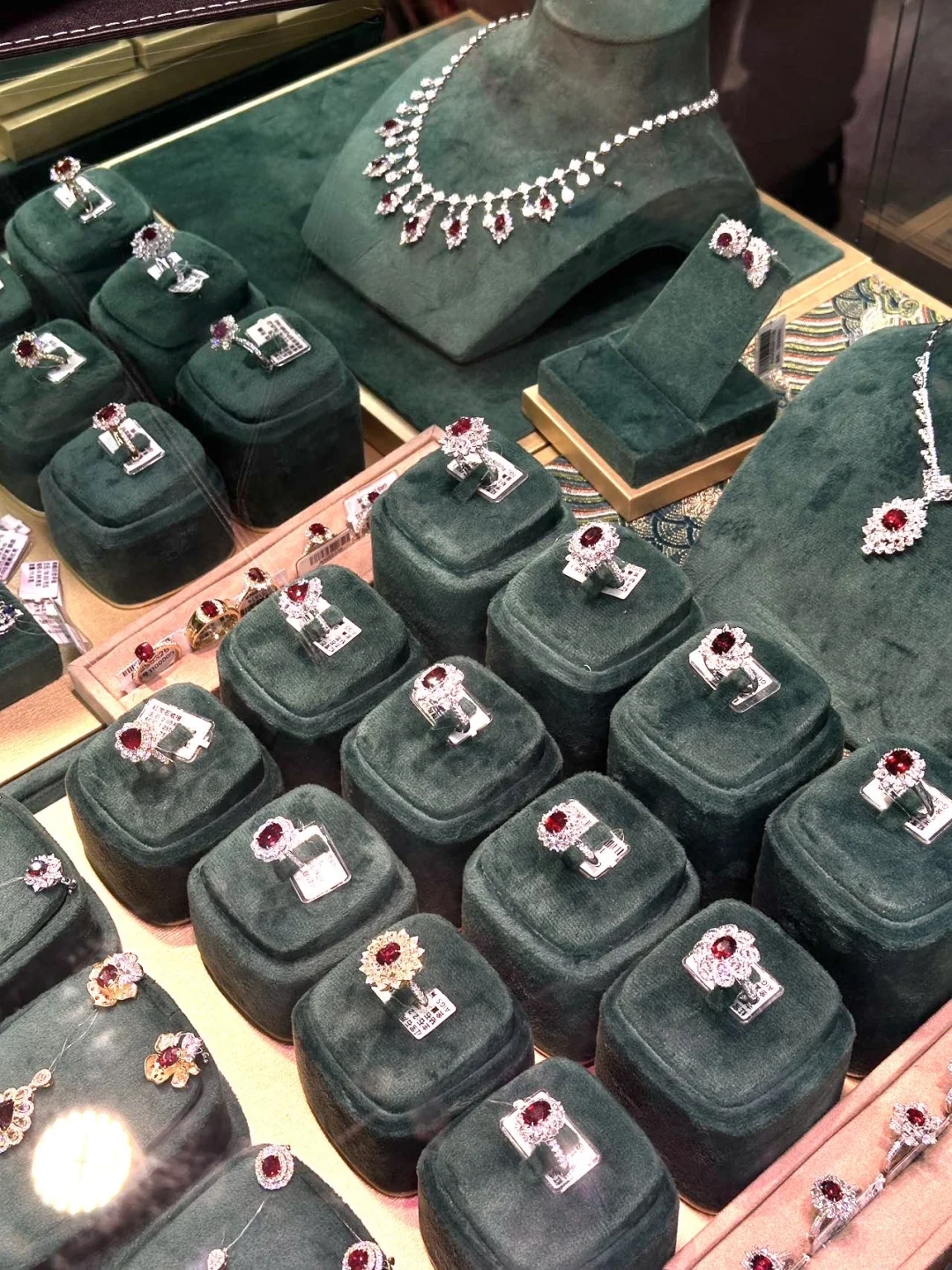 逛珠宝展后，我的消费观碎了……‼️