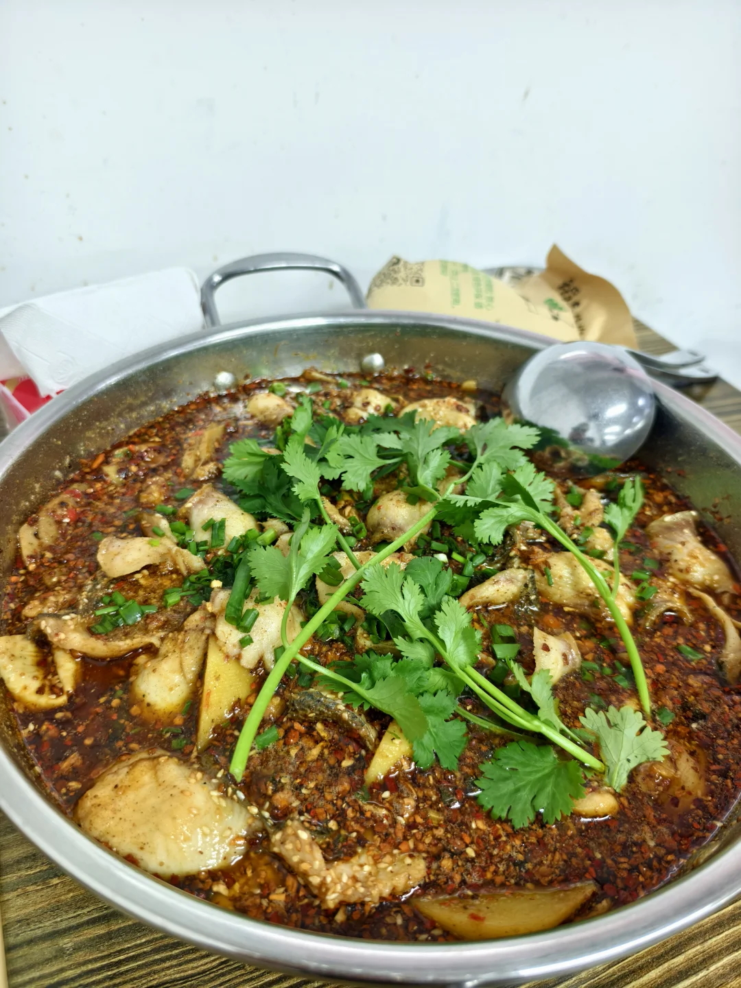 昆明蕞拽的麻辣鱼。。。“三无”啊！！！