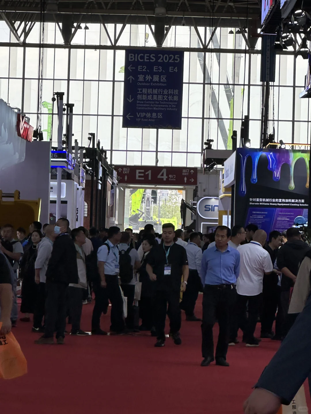 来聊聊呀 北京工程机械展现场
