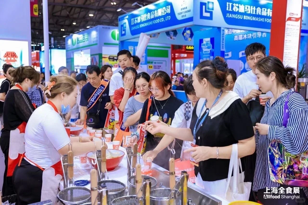 食品展现场真的太热闹啦！