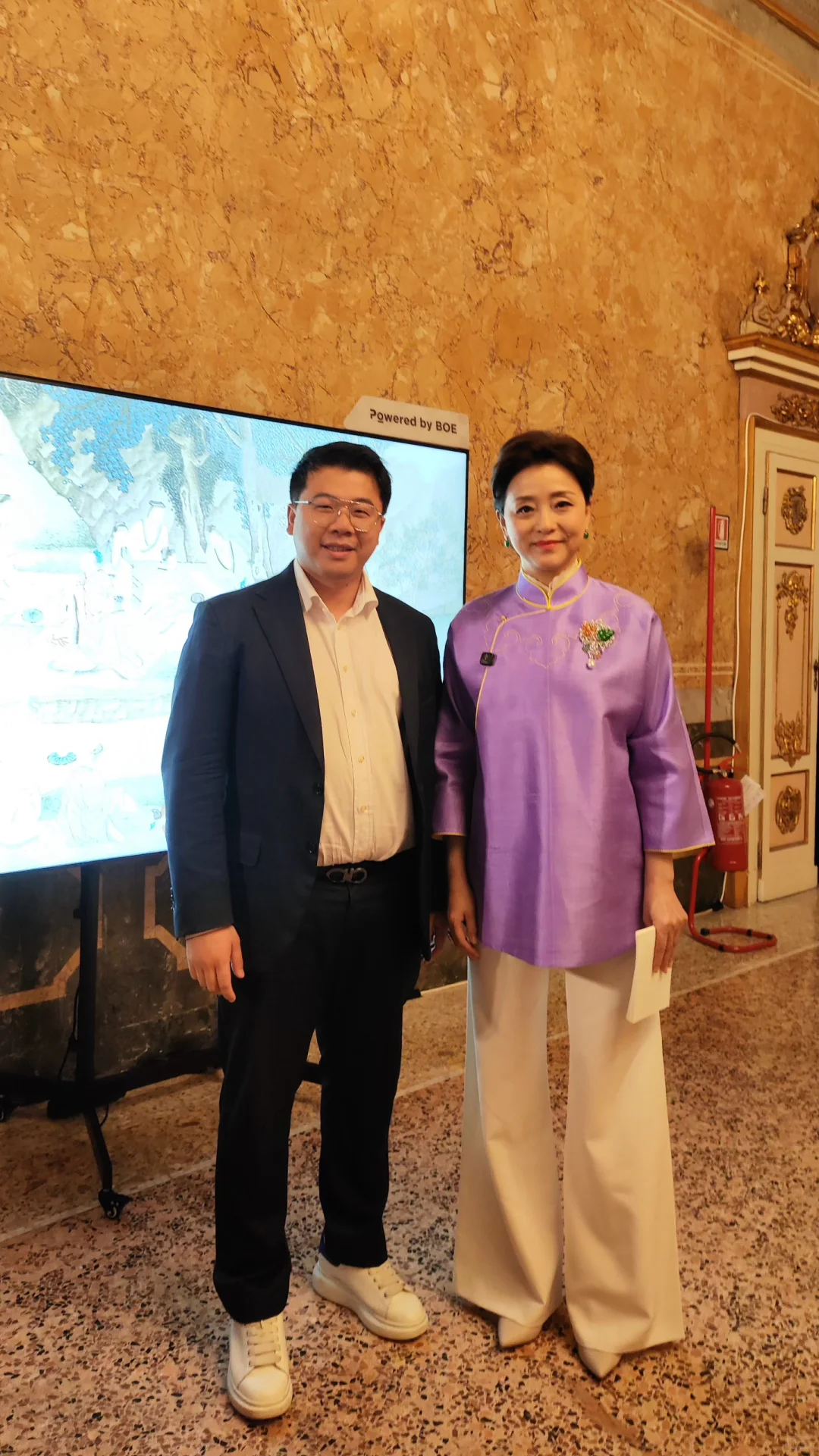 和杨澜老师一起在米兰，为中国非遗出海助力