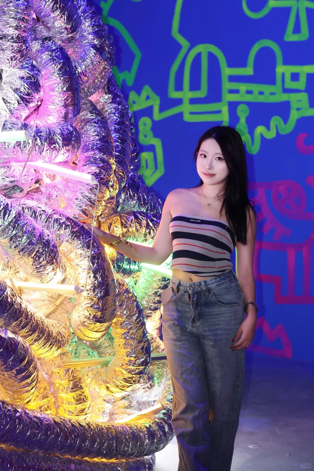沈阳惊现五金店艺术展!潮人炸街新地标