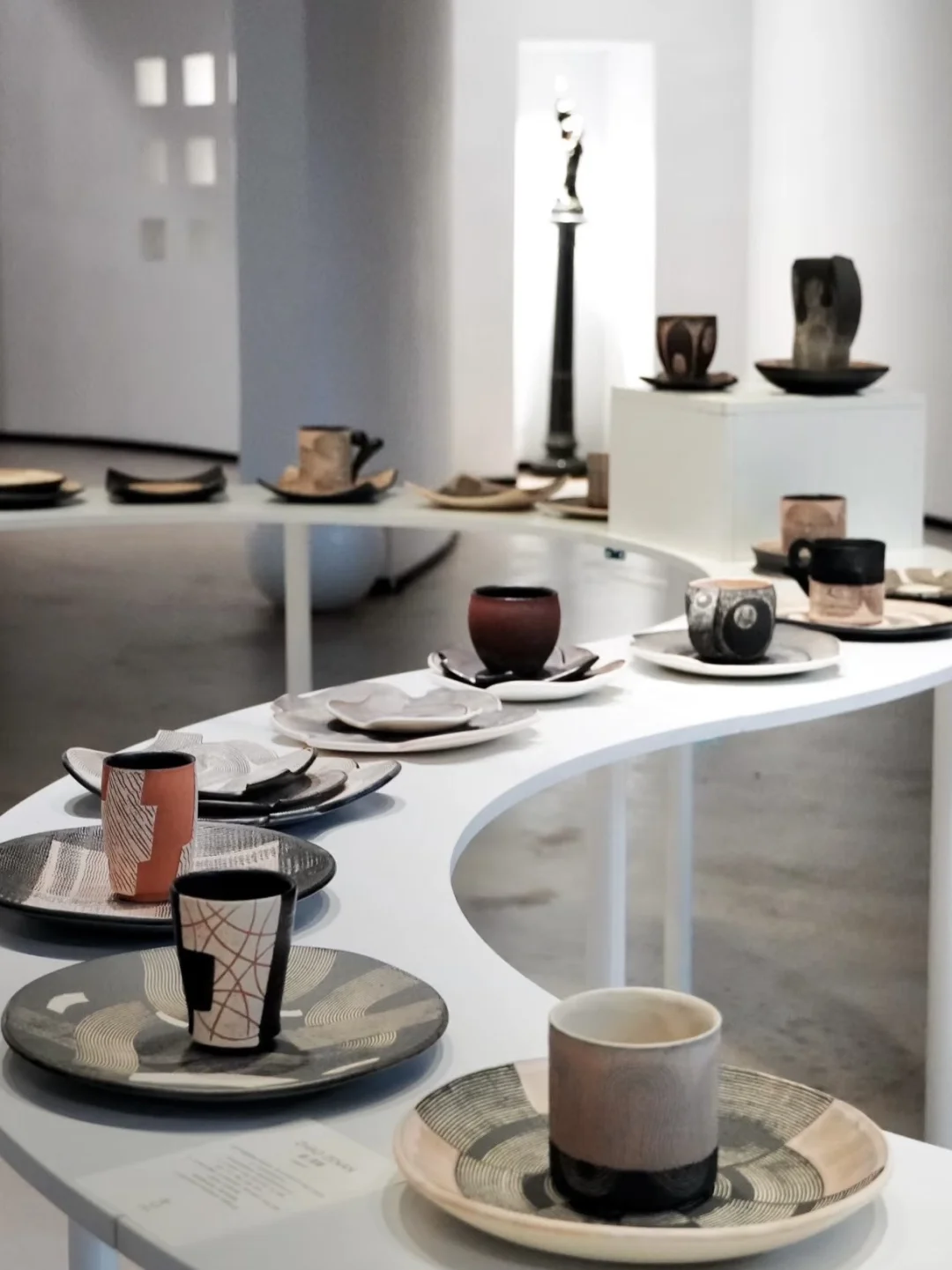 杭州新展｜探索器物的线条之美