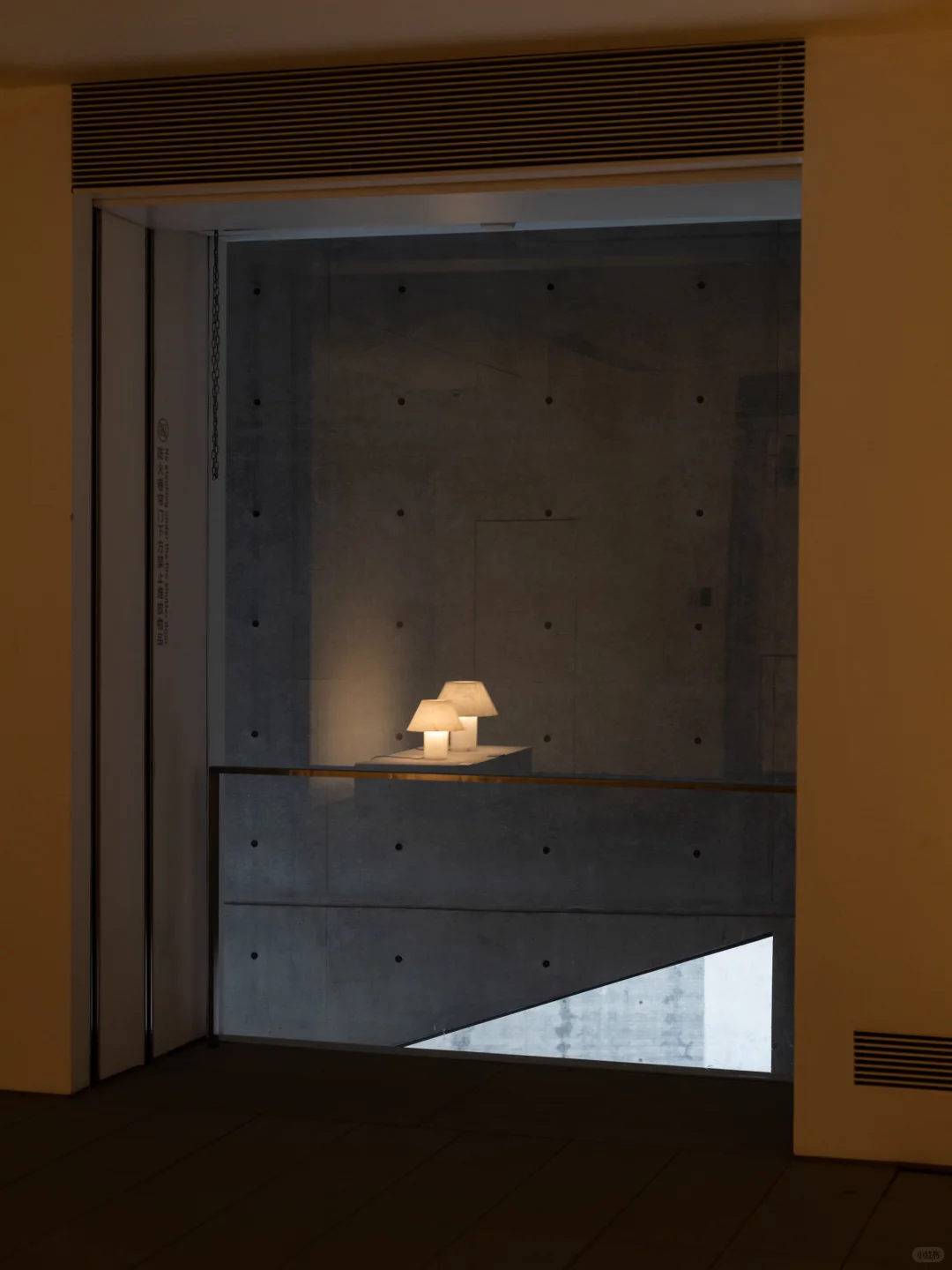 北京新展 | 当冰冷遇到光。