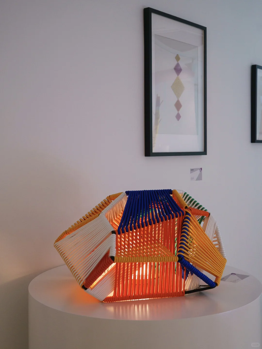 妈！我的作品在今日美术馆参展了！