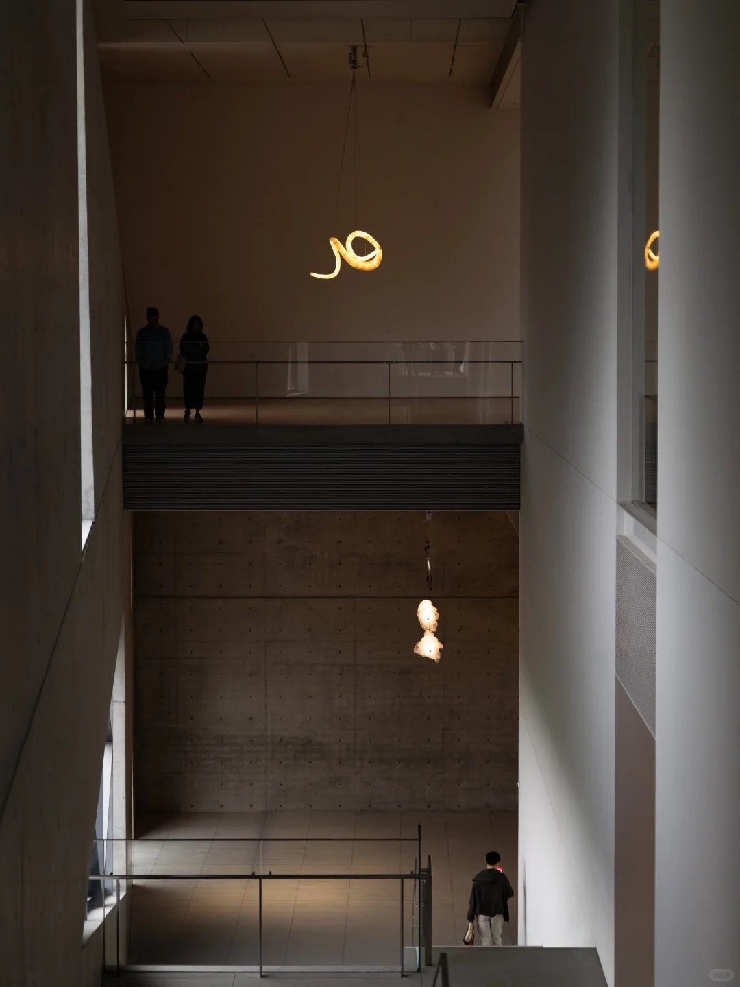 北京新展 | 当冰冷遇到光。