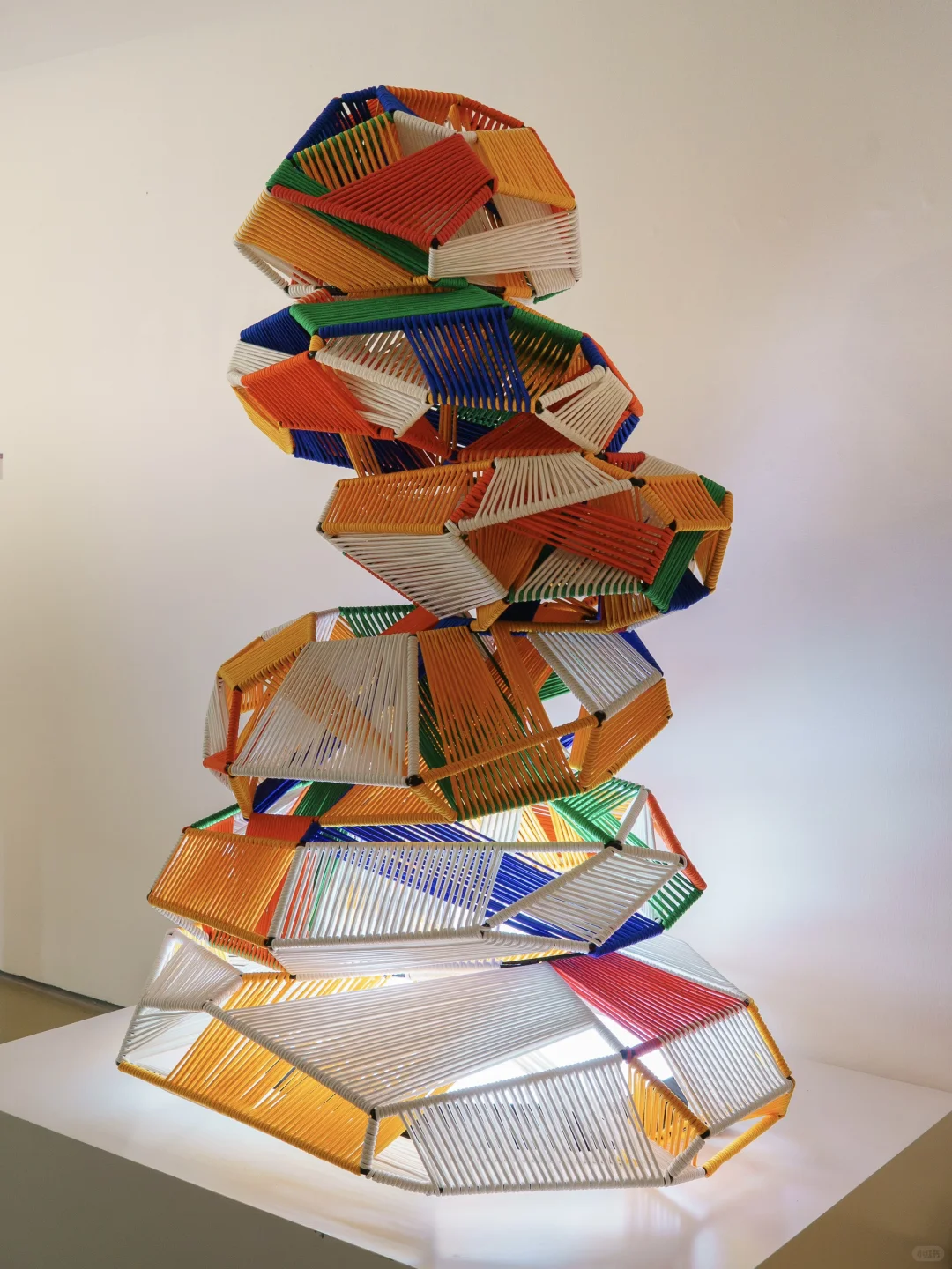 妈！我的作品在今日美术馆参展了！