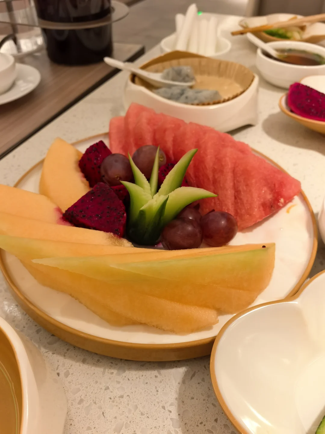 乌市会展吾悦海底捞?试营业首日观察?