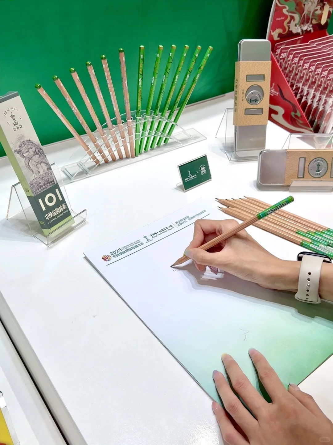 国货崛起!从小用的中华铅笔CLE展赢麻了