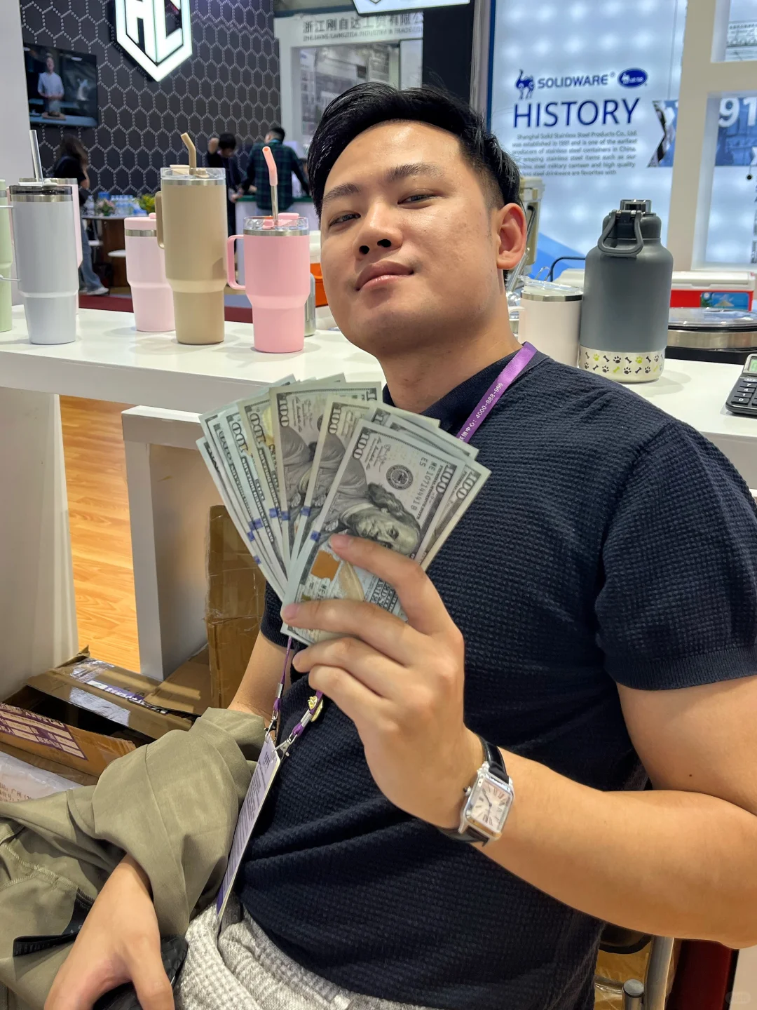 广交会现场收美金