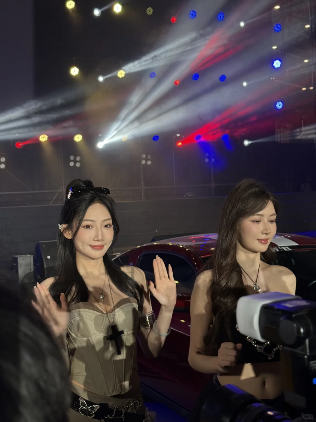 太原车展疯了吧！人挤人也要冲！?