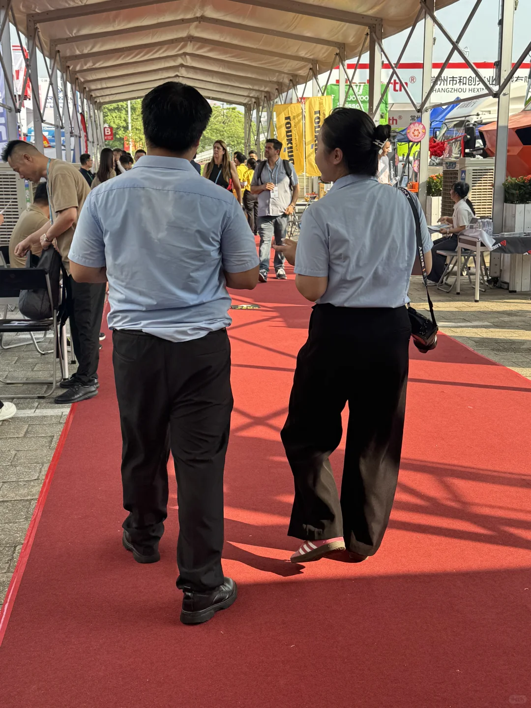 广交会室内的空调凉快嘛！？