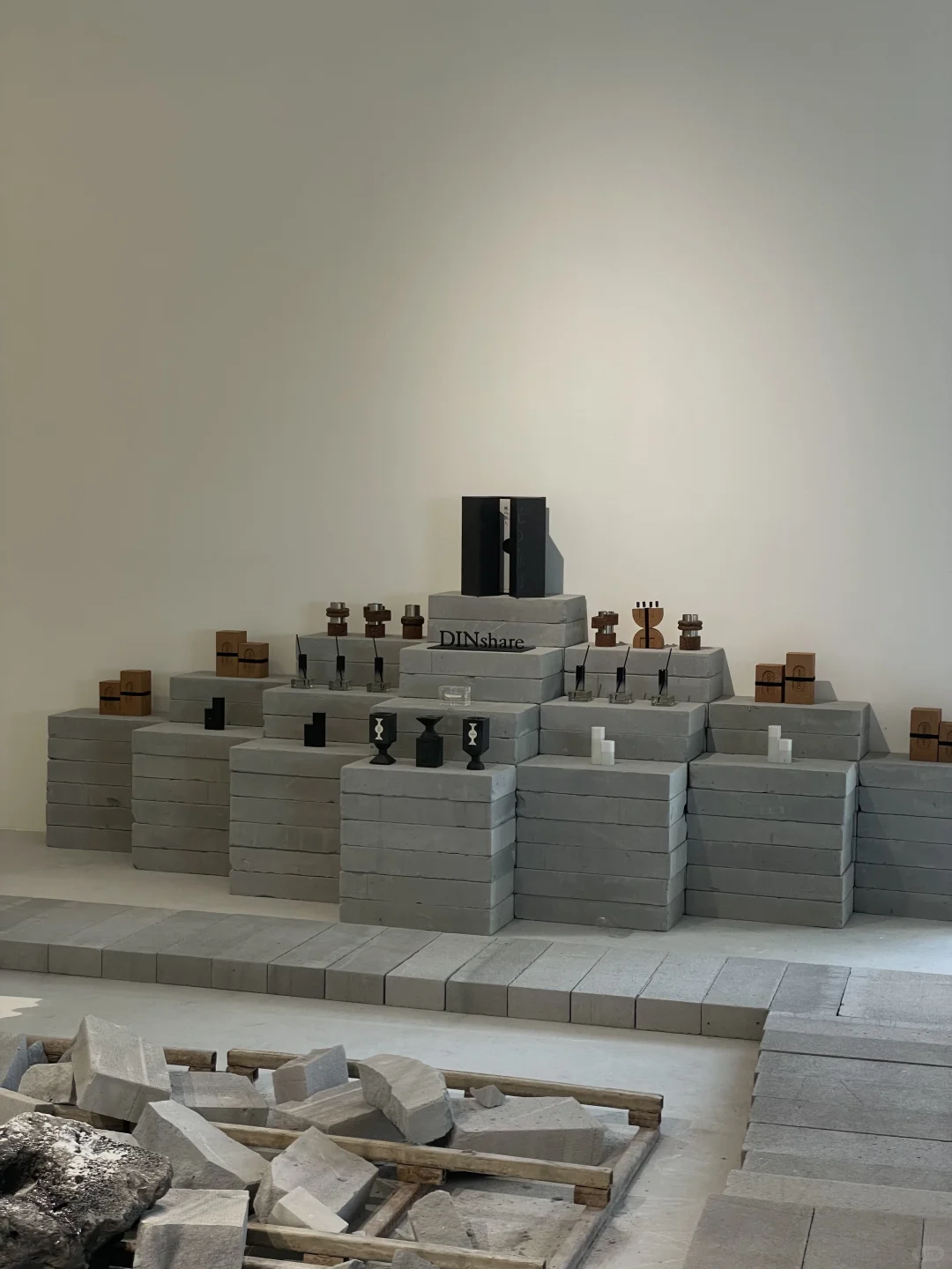 深圳免费新展｜?黑地禁锢静火山蜡艺展