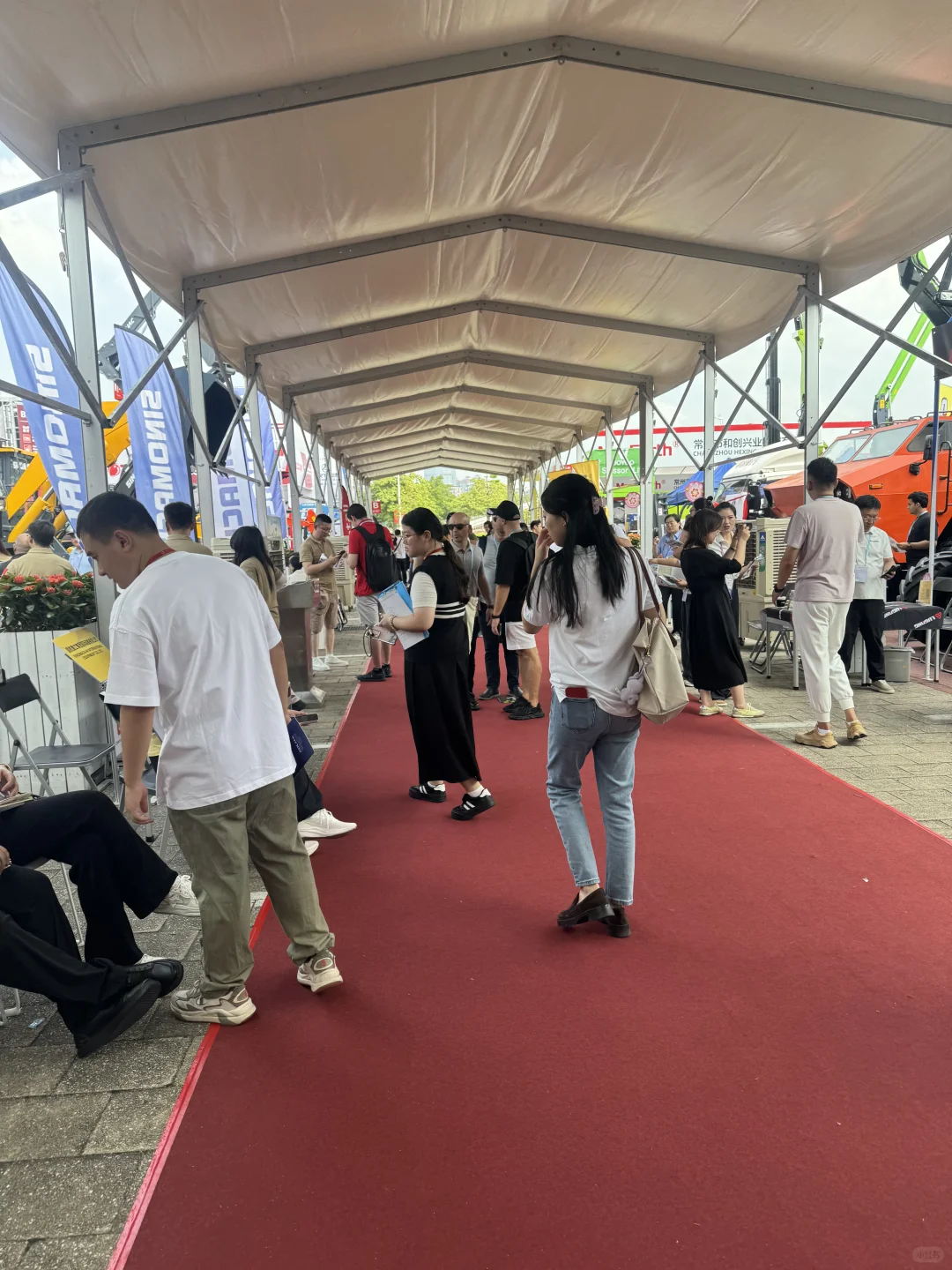 广交会室内的空调凉快嘛！？