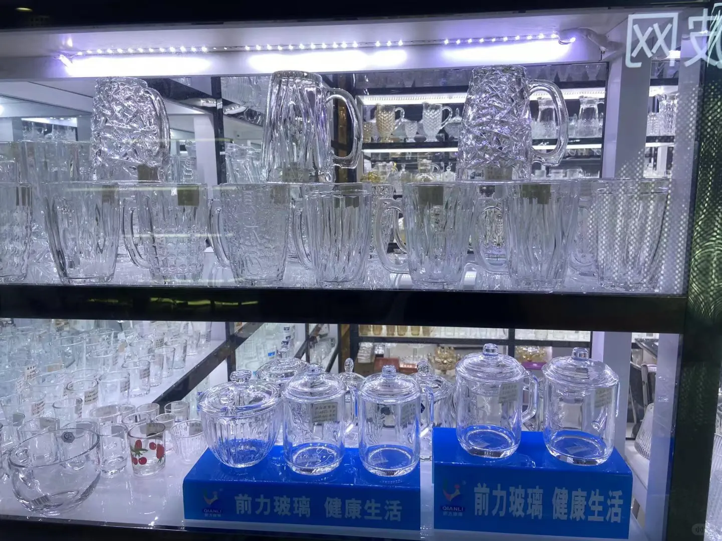 义乌市国际商贸城五区二楼床上家纺用品！