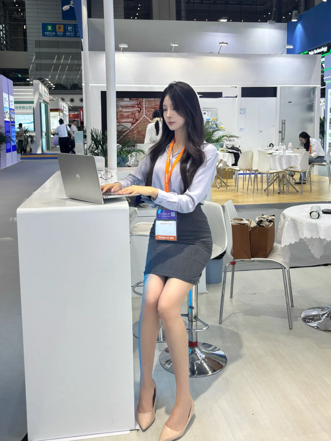 半导体也是好起来了，展会全是美女