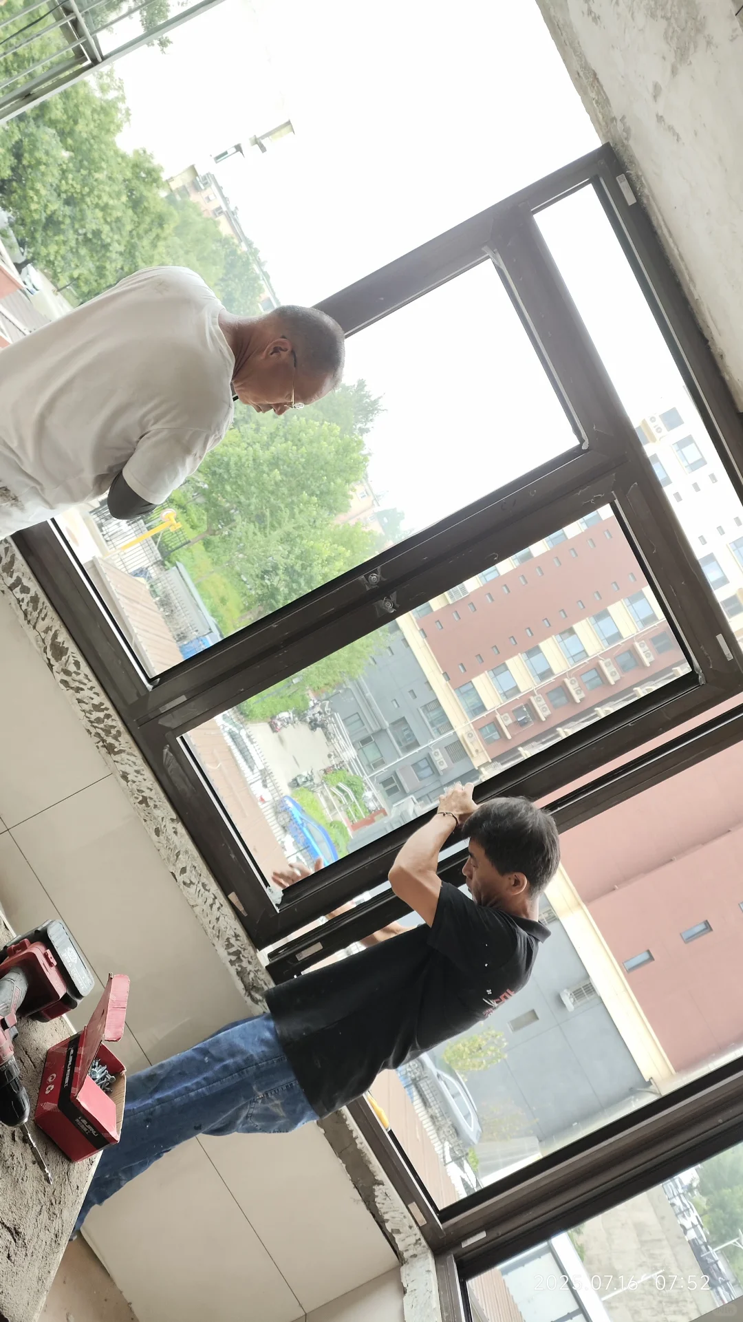 老房翻新换新窗