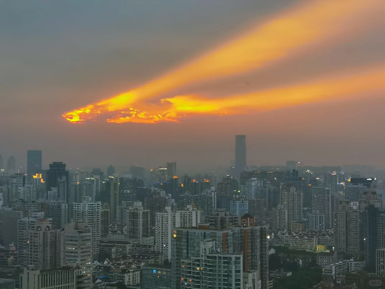 日思录DT683:彩霞满天。