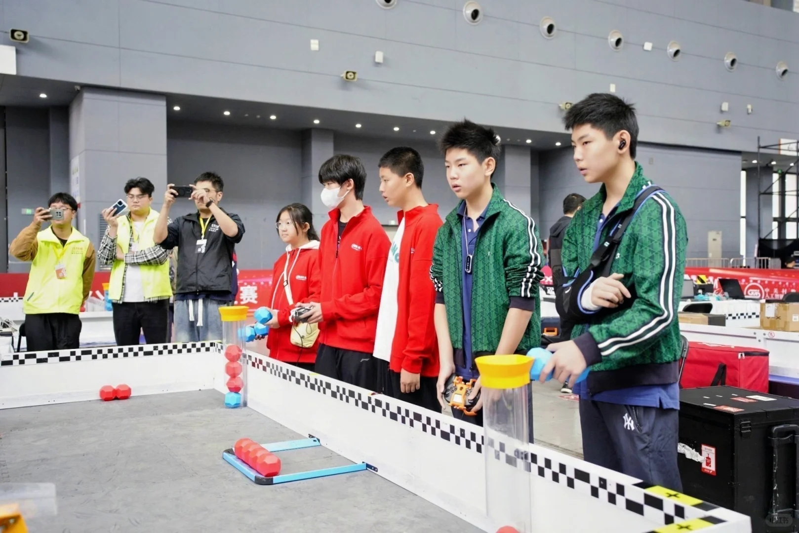 VEX亚洲公开赛华北大区赛V5RC亚军、设计奖