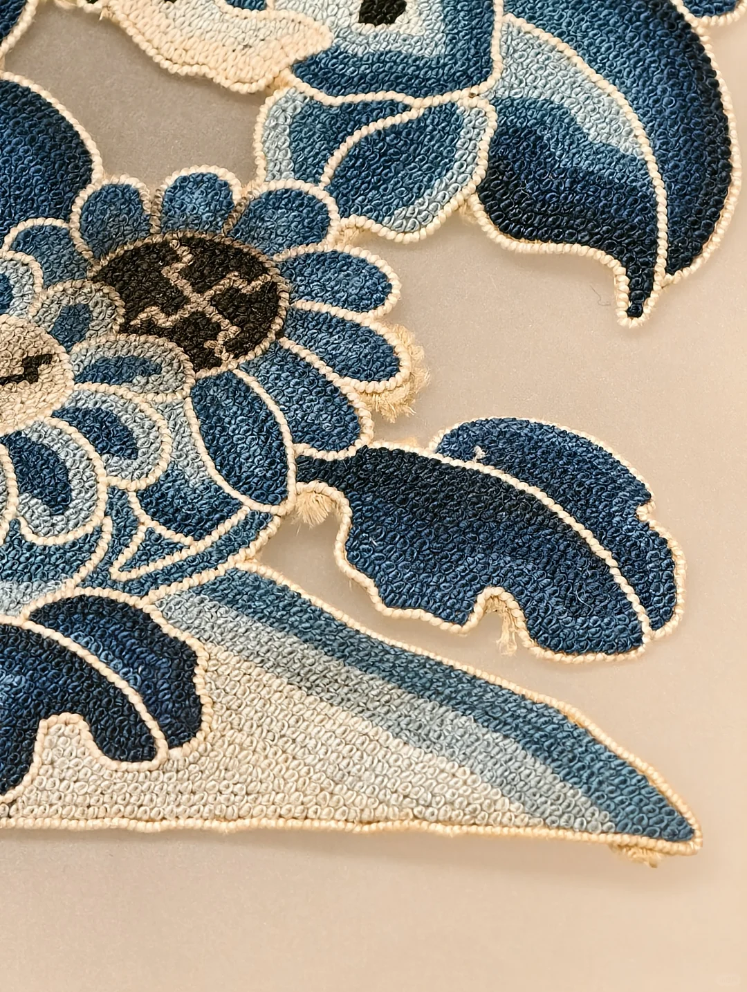 没有人来博物馆能拒绝这些美丽的裙子