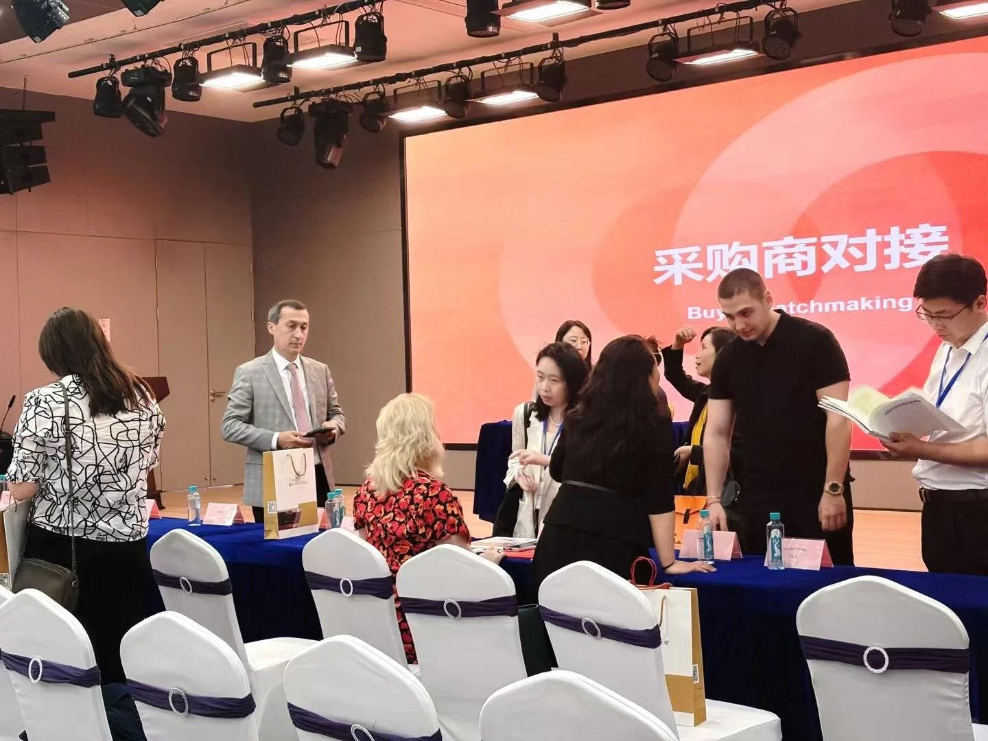 外贸采购商对接