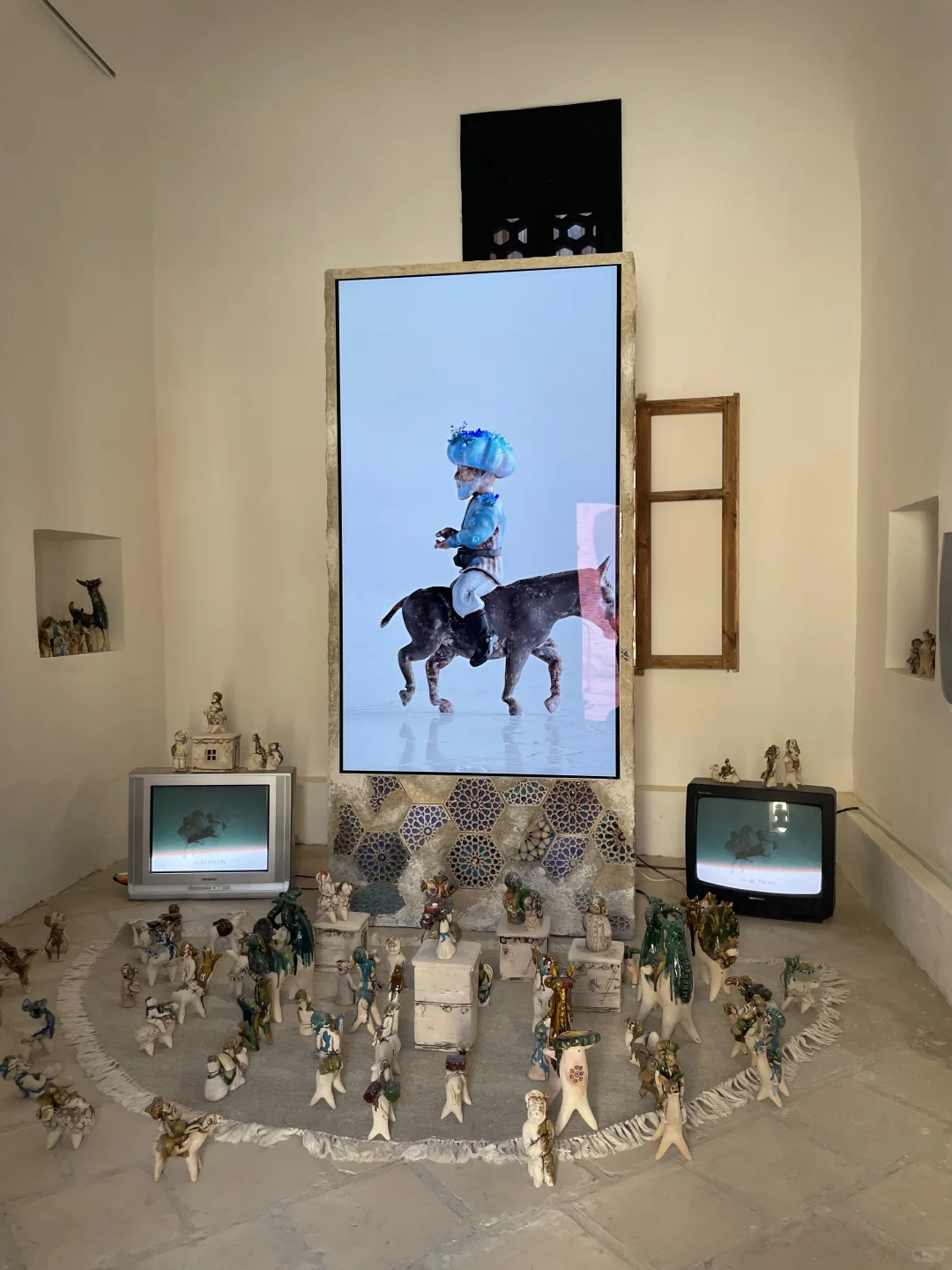 在布哈拉艺术展,和我的塔吉克姑娘向导