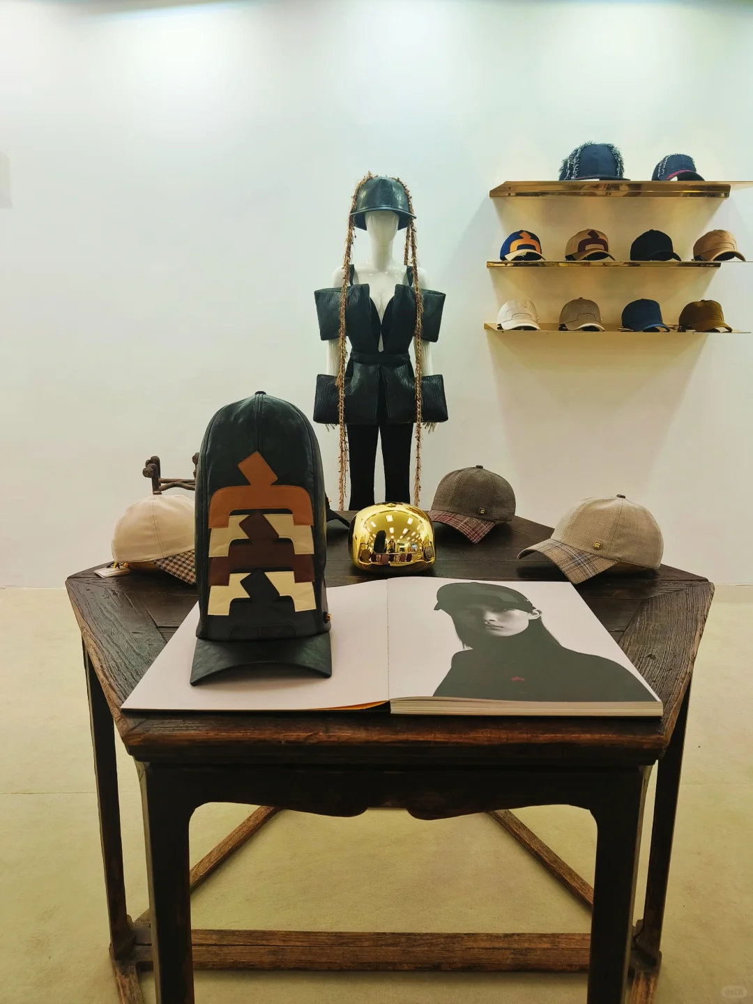 2025 MODE Closet Showroom：全球时尚大狂