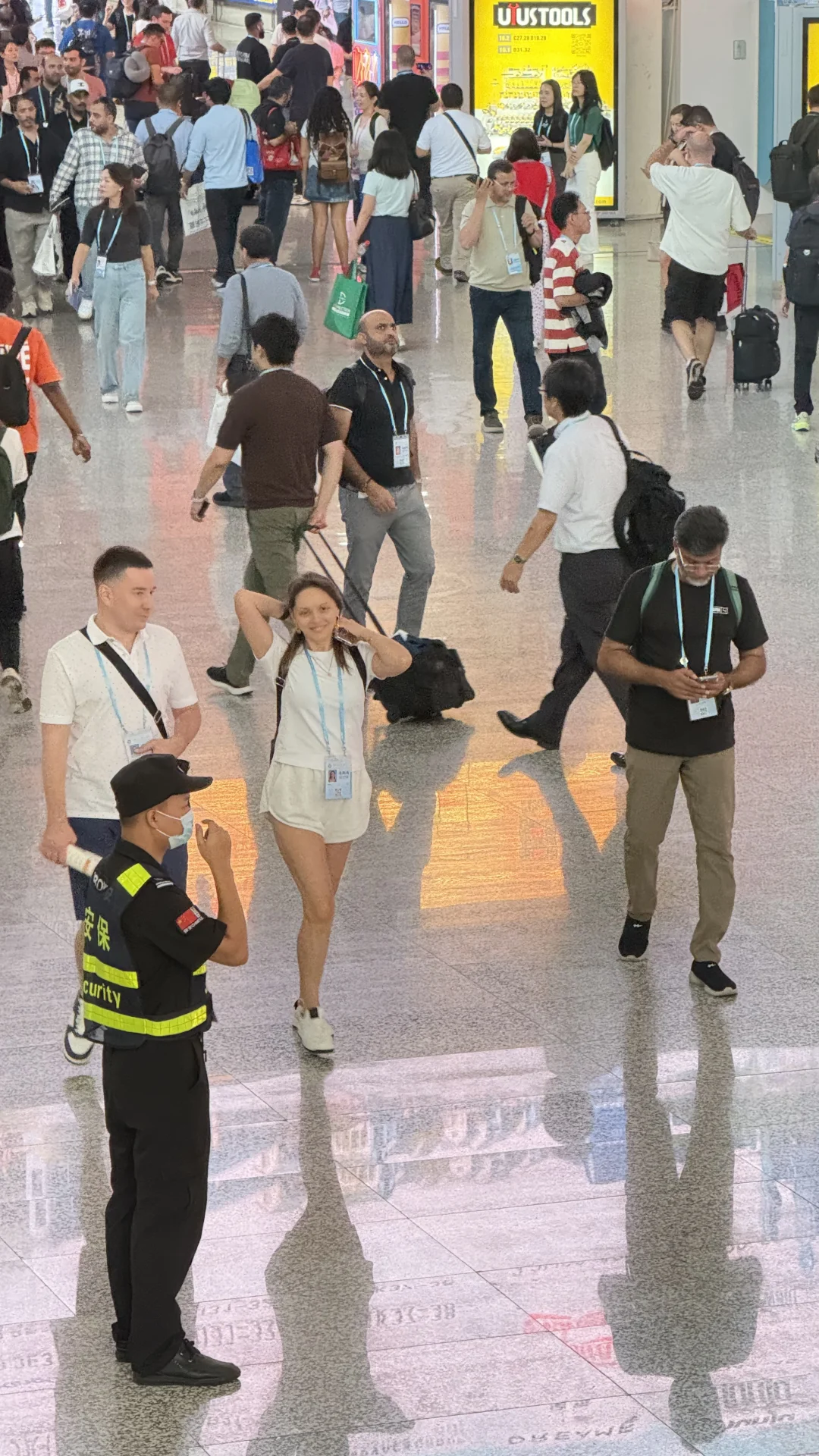 138届广交会比前几届外国人多了很多么？