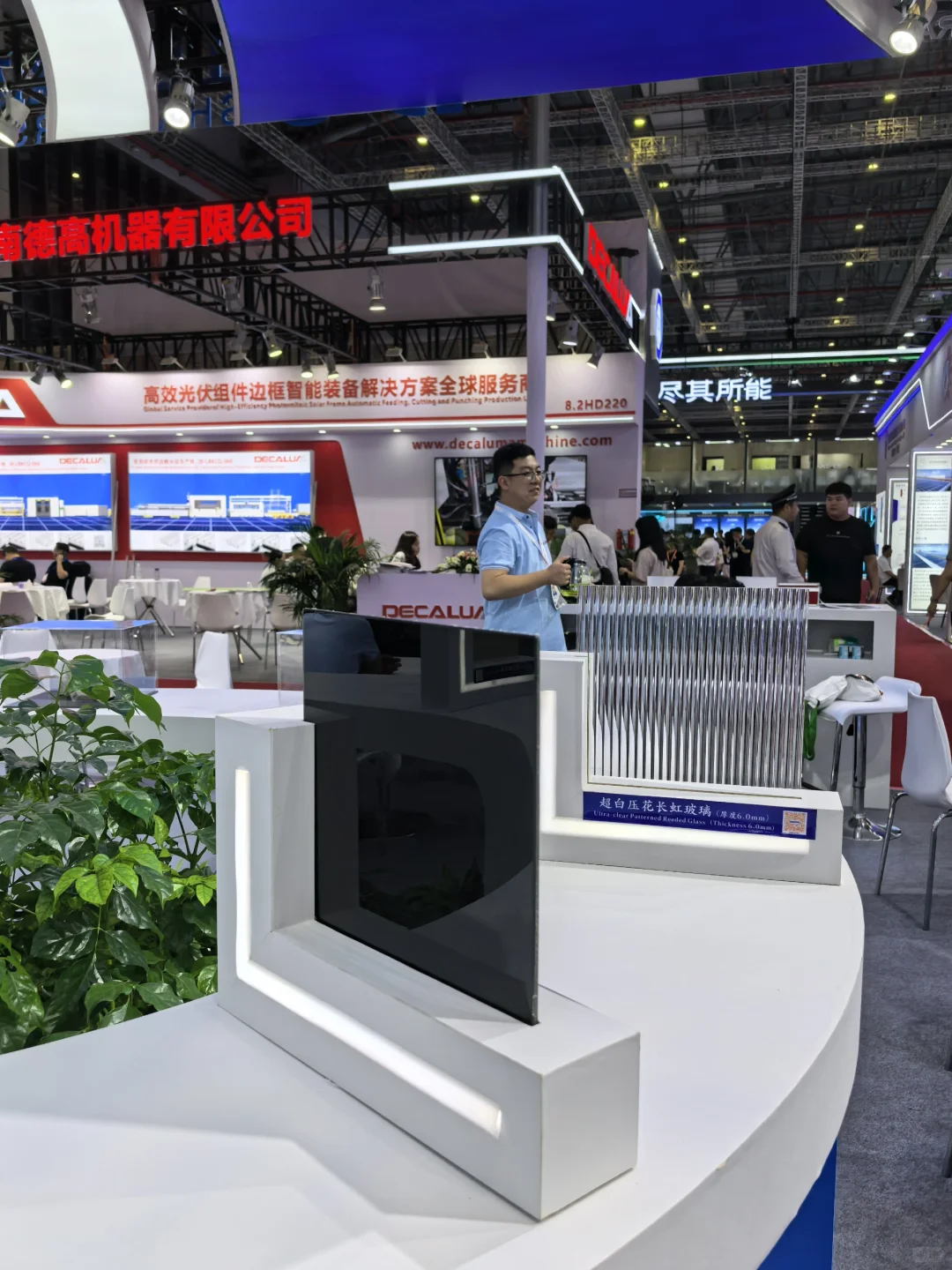 设计师闯进上海光伏展
