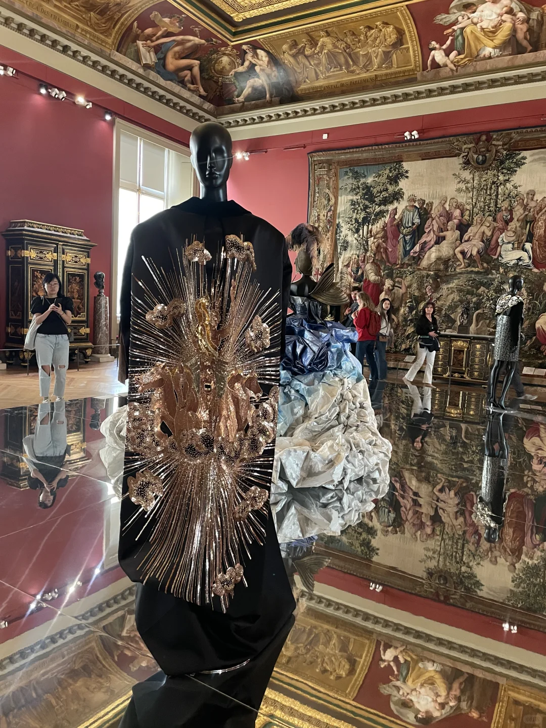 卢浮宫高定时尚特展?史上首次千万不要错过