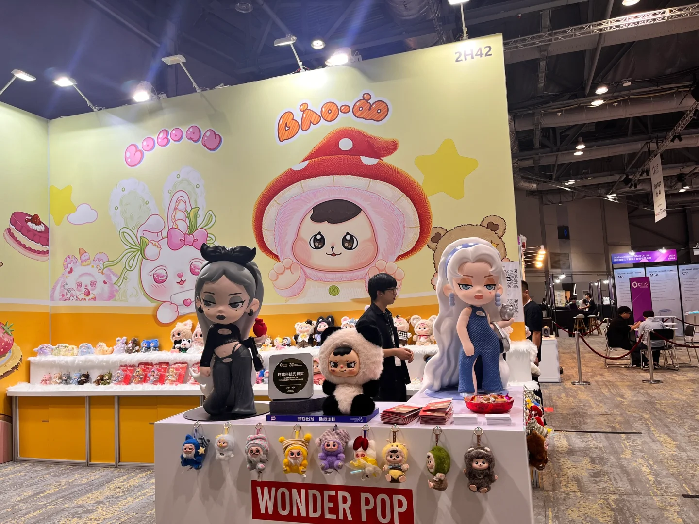 HK展会见外国VVVVVVVVIP客户