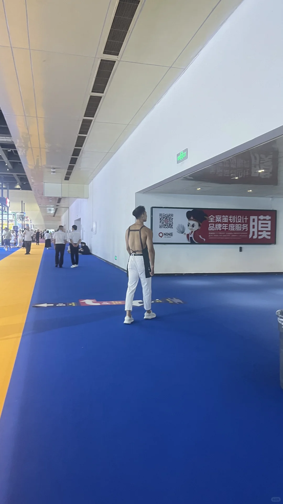 在会展中心吃吃吃喝喝喝的一天