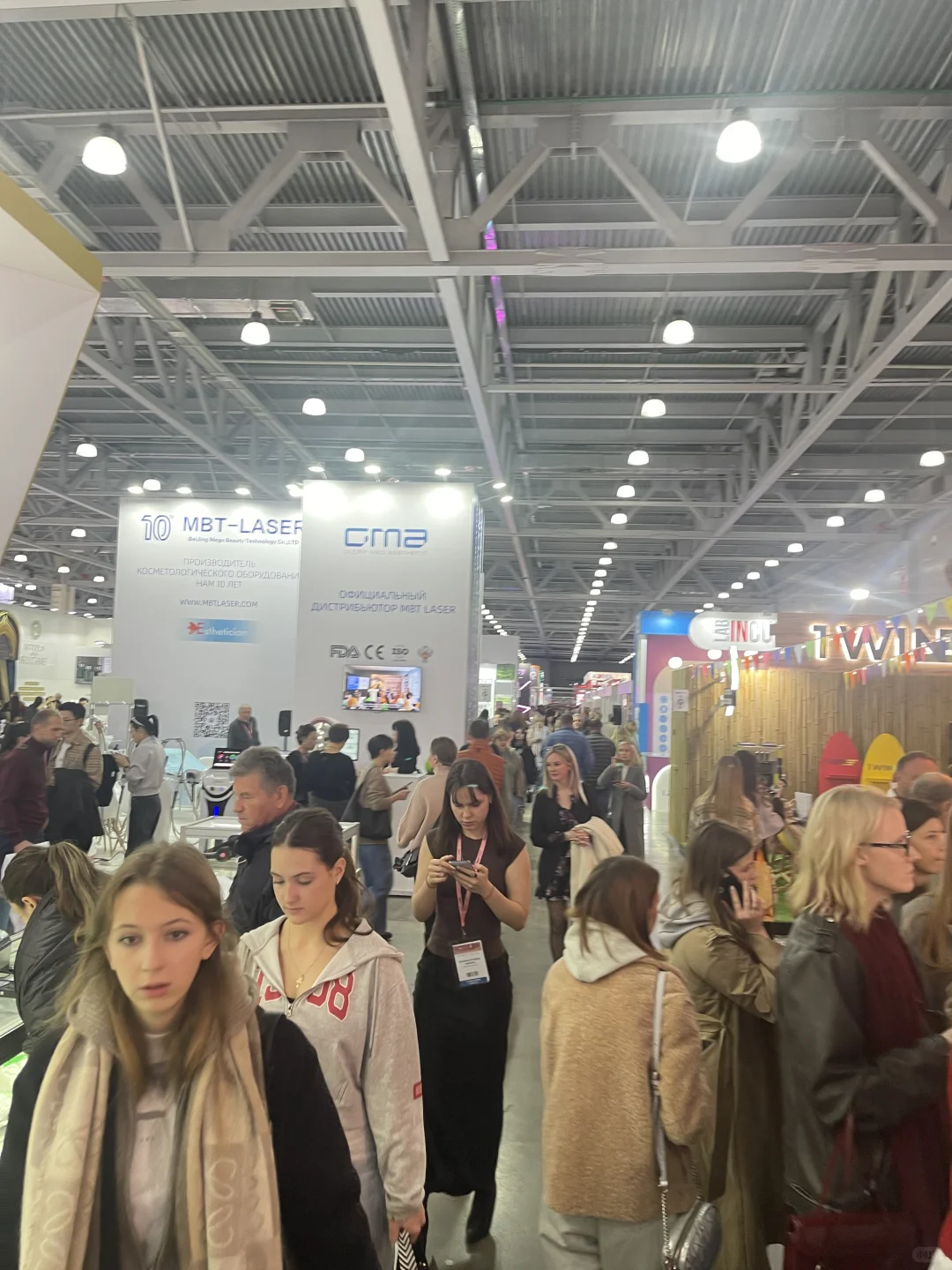 俄罗斯展会最漂亮的翻译+全俄罗斯的美女