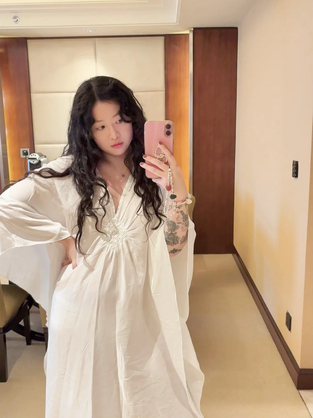 看起来巨有钱迪拜富婆穿搭但是pdd50r版