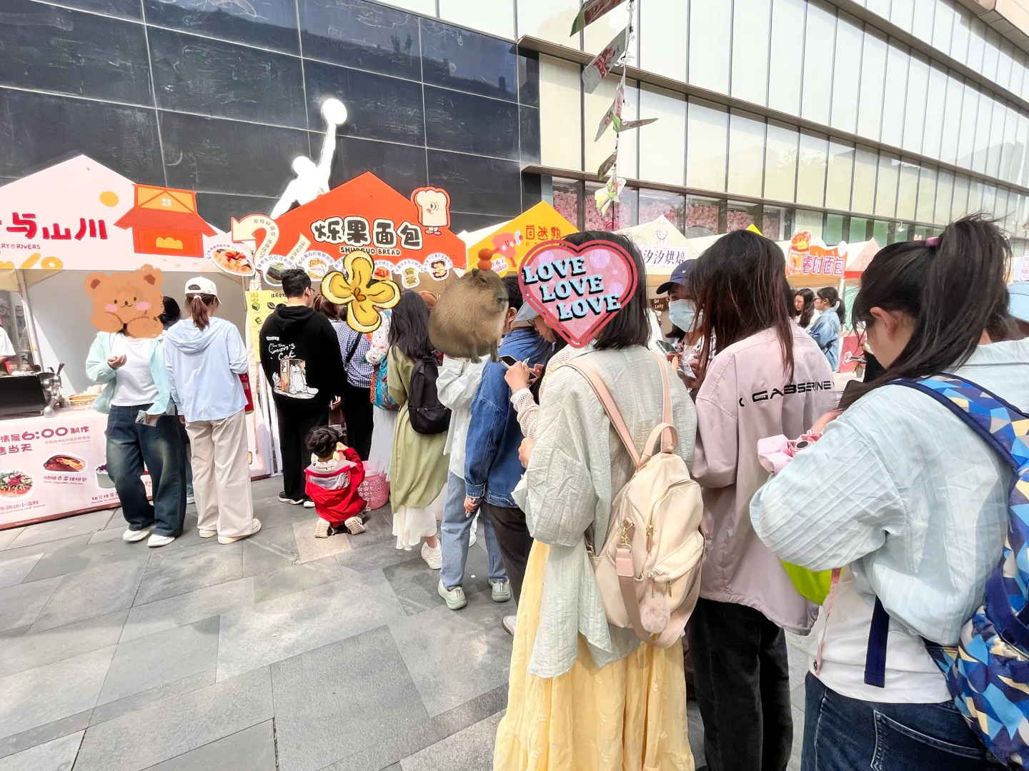 郑州面包节实况?，一大早挤爆了！不要票啊