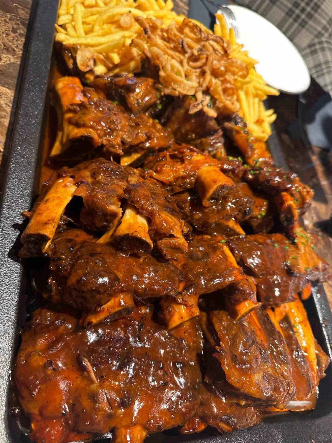 ?【迪拜mall爆款美食被我挖到了!苹果店下楼