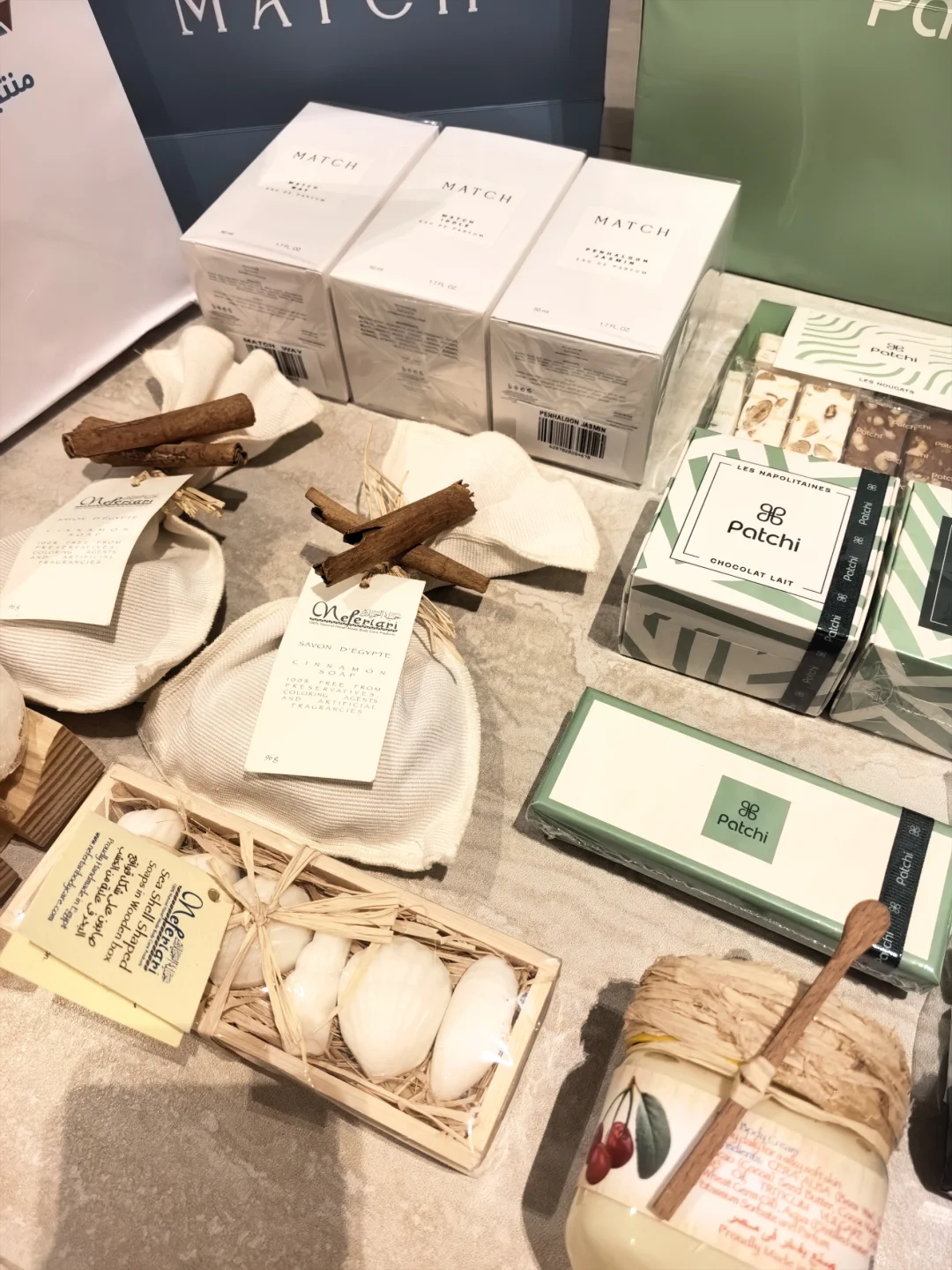 沙特伴手礼,主打一个跟风(?)购买