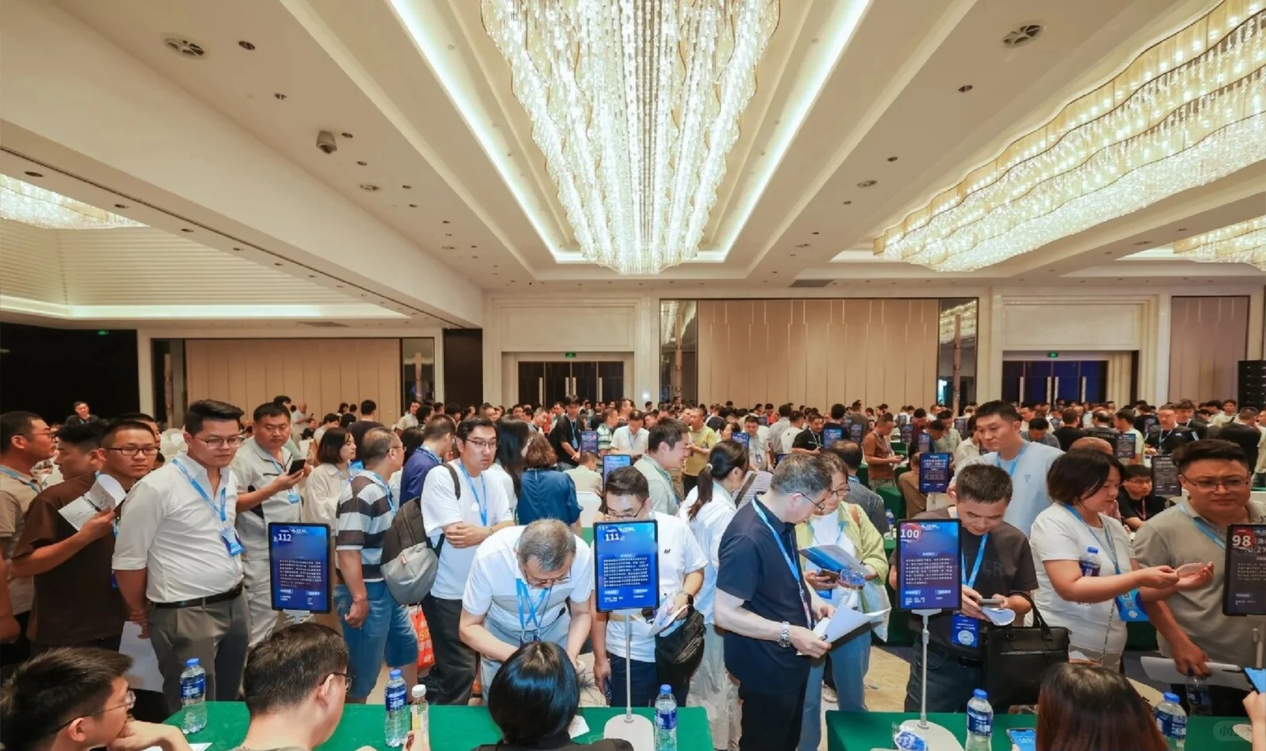 11月22日，上海，全球千人以上采供对接会