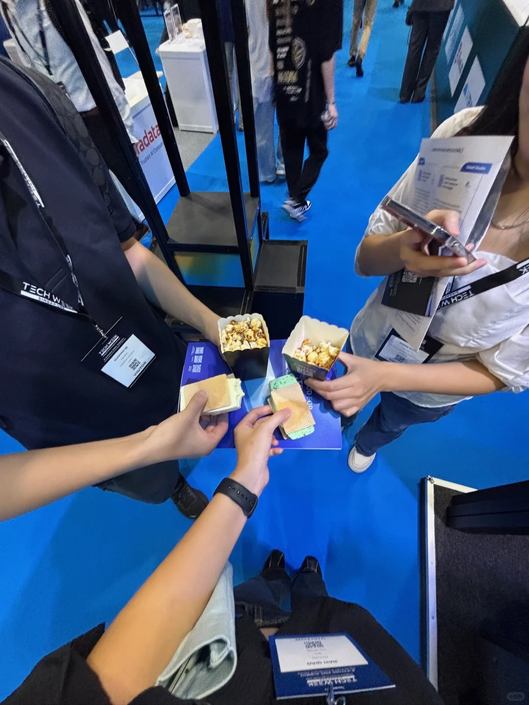 来参加新加坡科技周??Tech Week啦