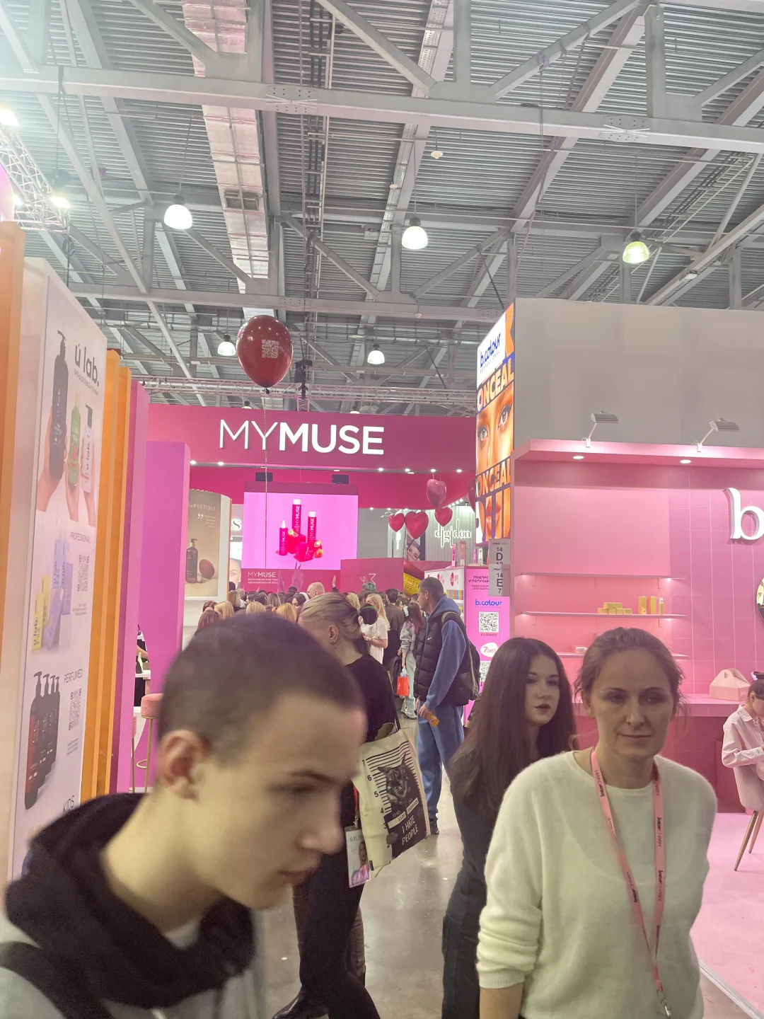 俄罗斯展会最漂亮的翻译+全俄罗斯的美女