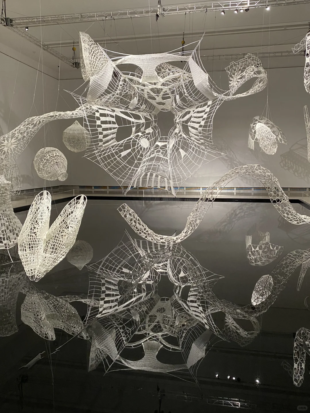 带孩子来看纤维艺术展，发挥想象力