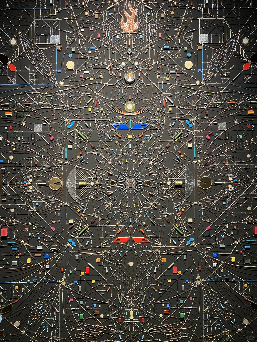 带孩子来看纤维艺术展，发挥想象力