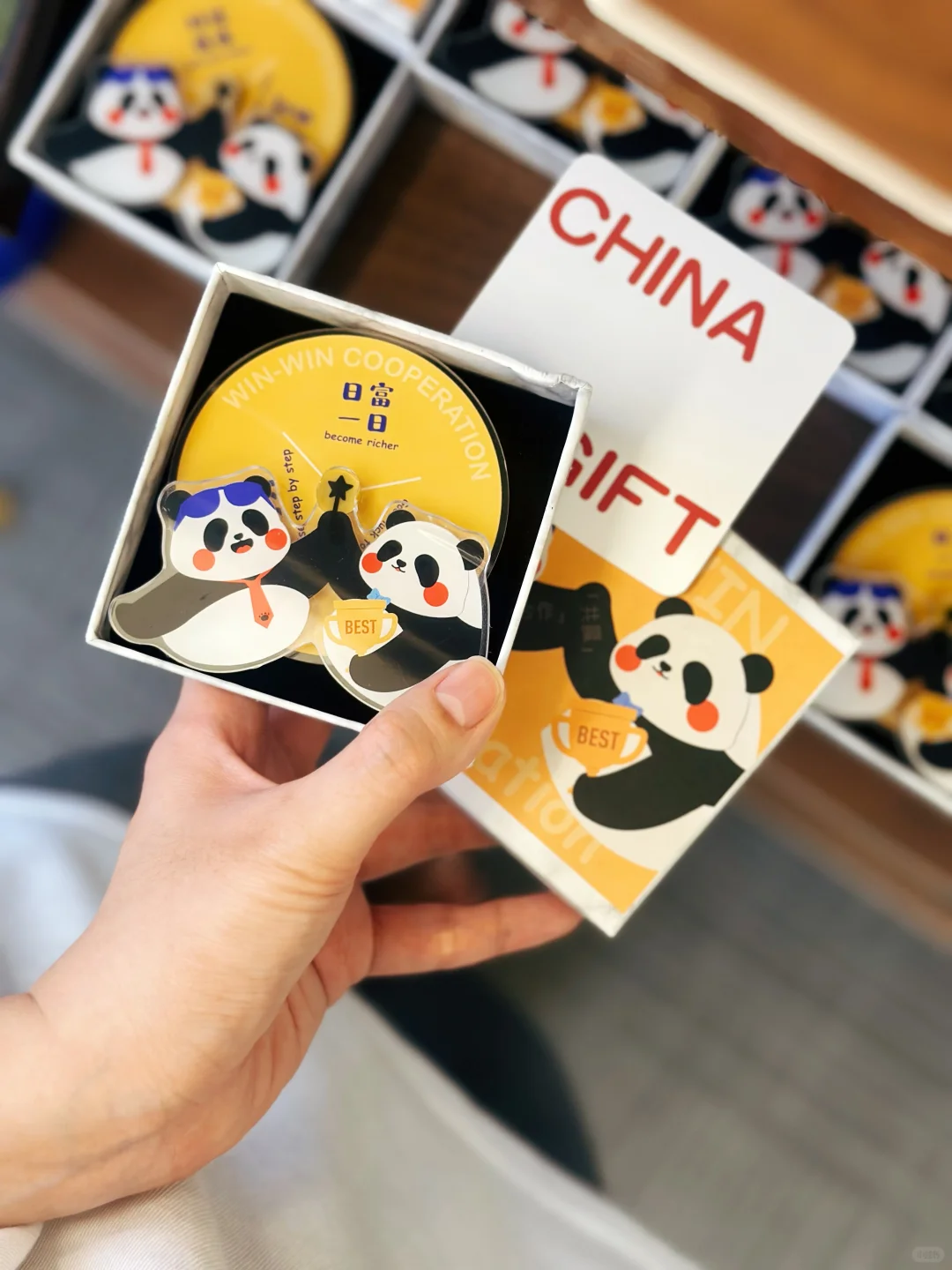 在展会被同行暗戳戳地说，就会花小钱收买人