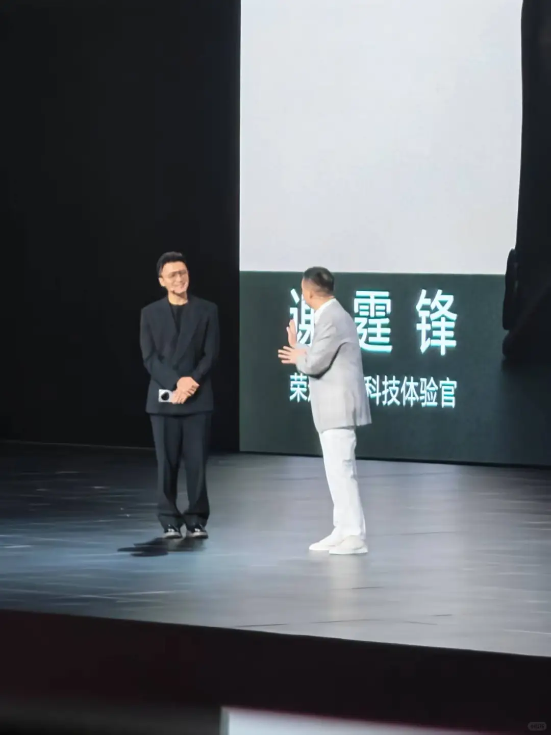 magic8 发布会现场！ 代言人好帅?