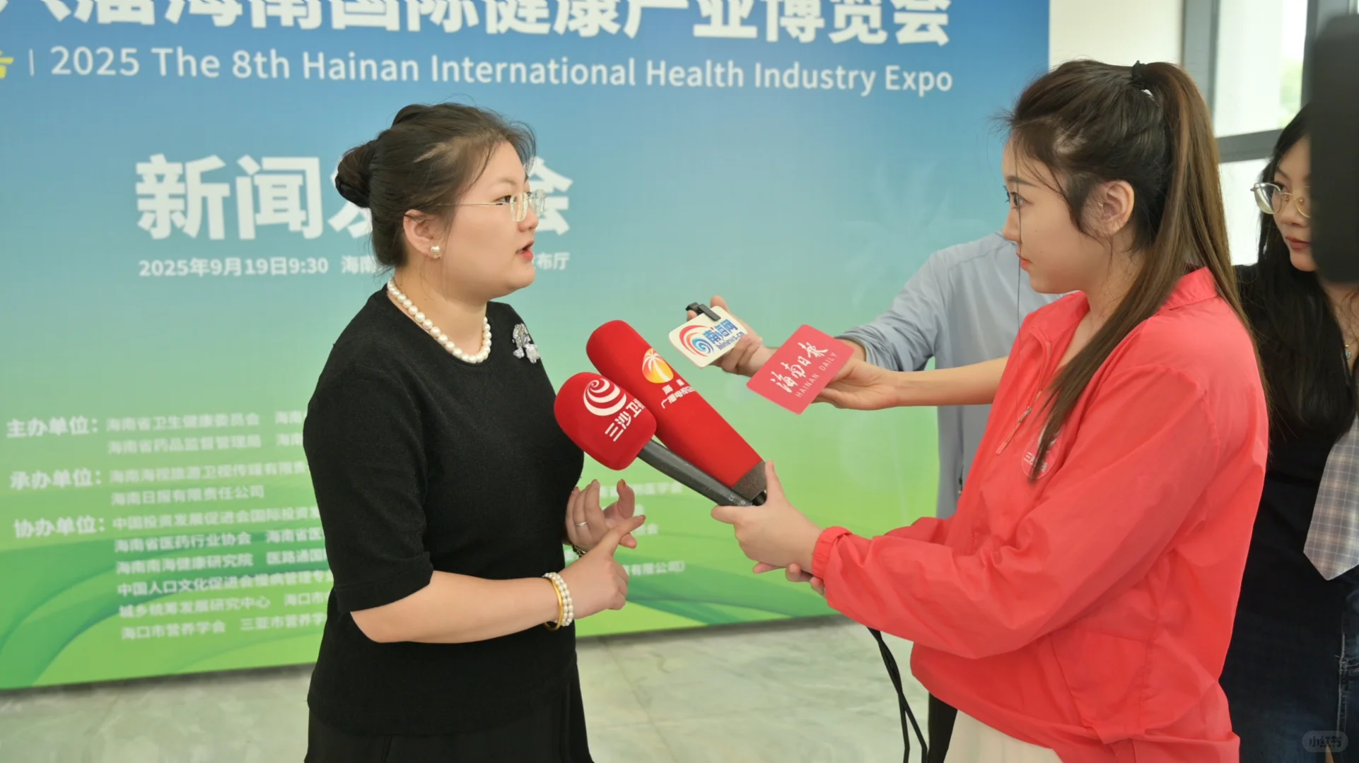 我们公司作为外企代表上海南新闻联播啦！