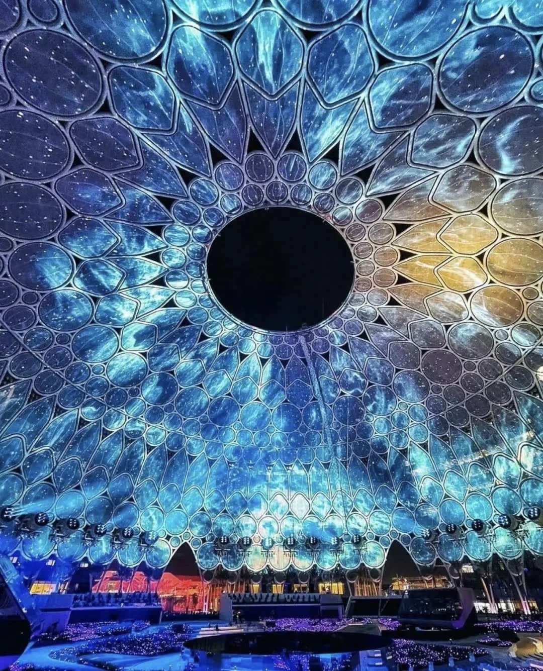 这个建筑太美了,我简直拍不够!