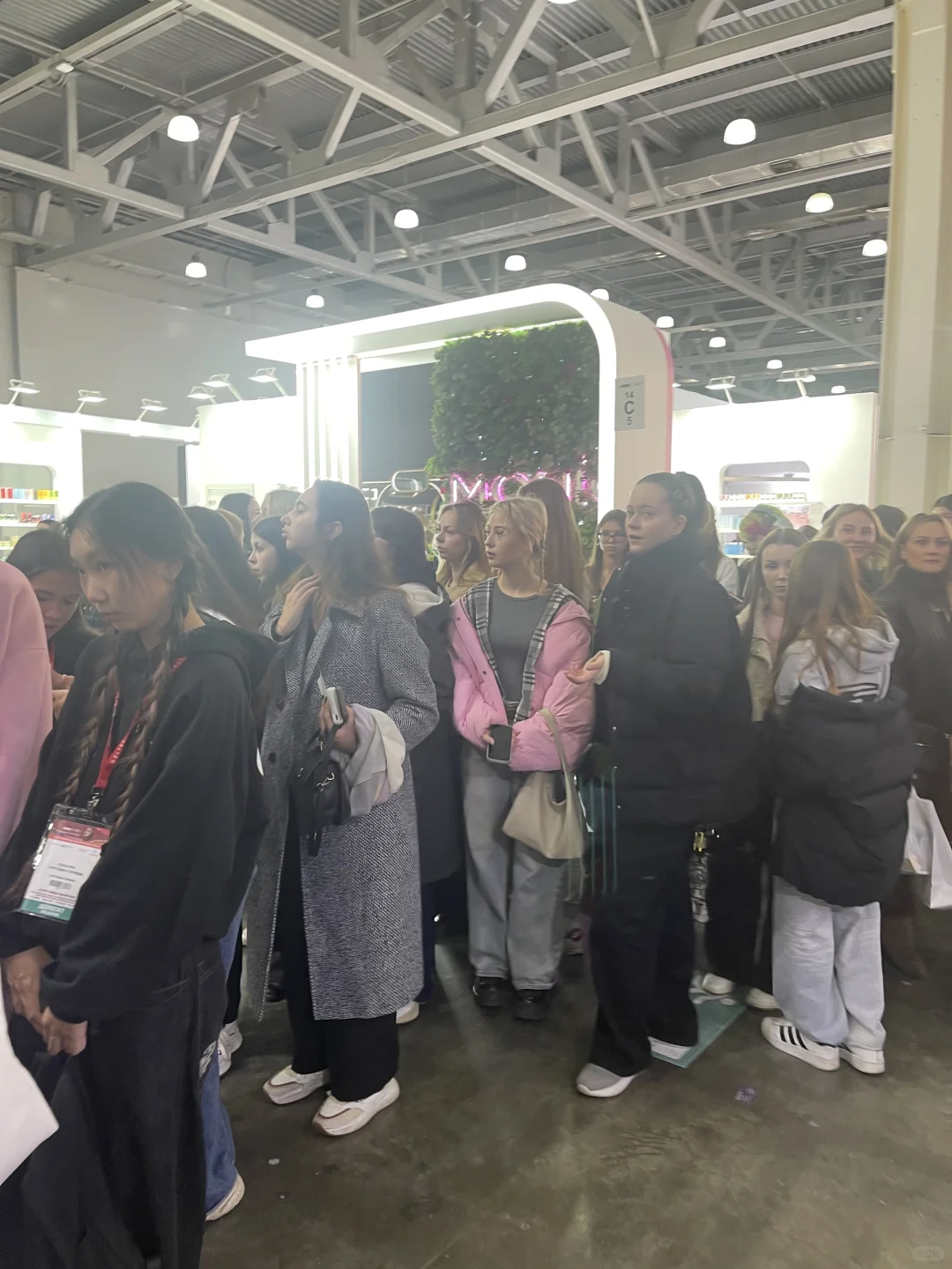 俄罗斯展会最漂亮的翻译+全俄罗斯的美女