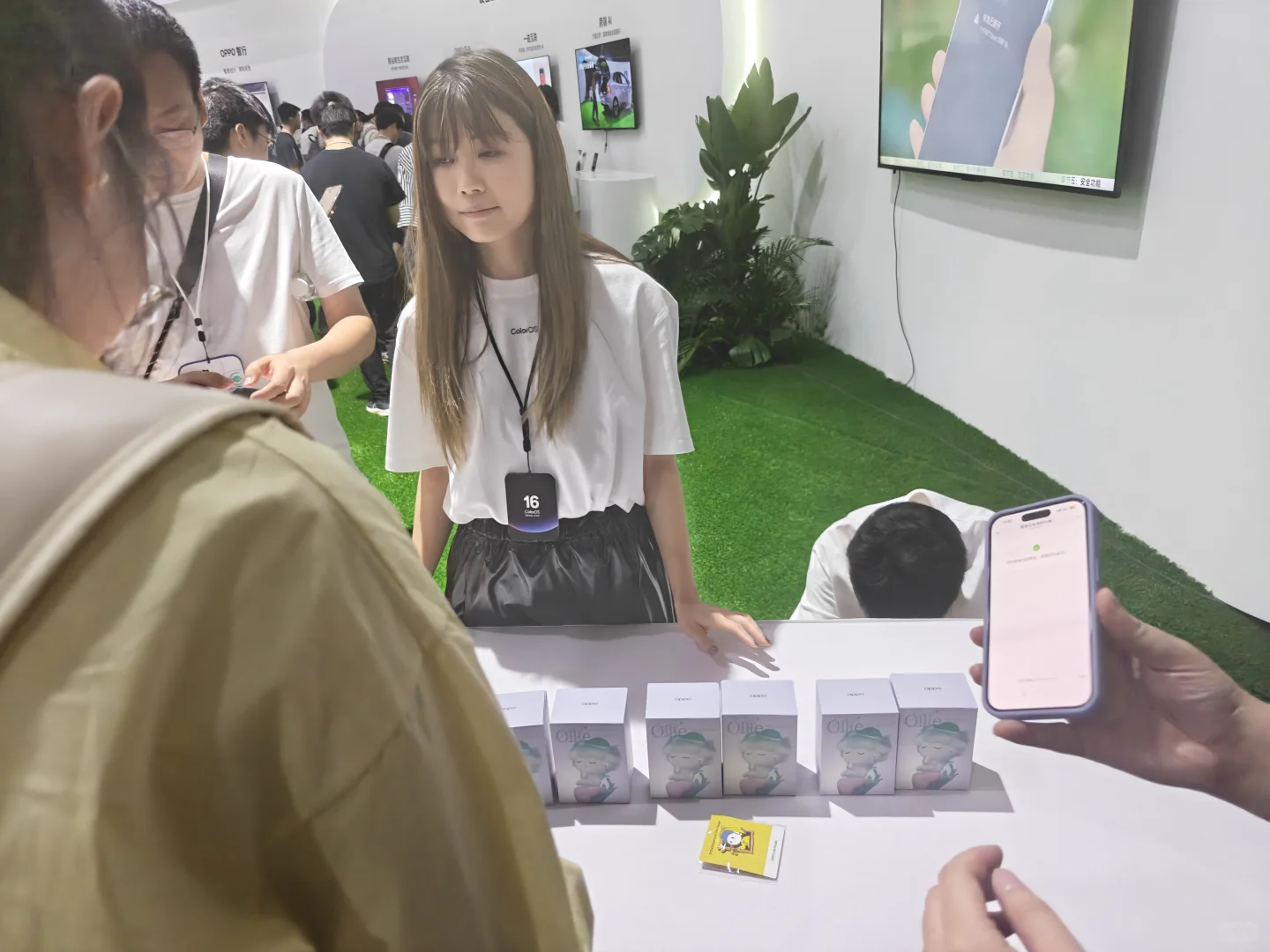 ✨科技与未来的对话:智能互联展台探秘